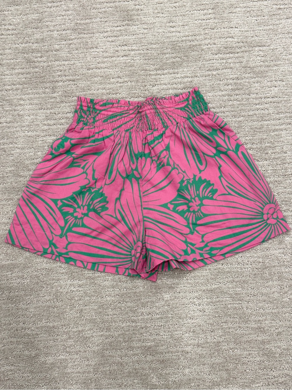 NWOT! Southern Tide Daphne Petal Paradise Shorts Very Berry